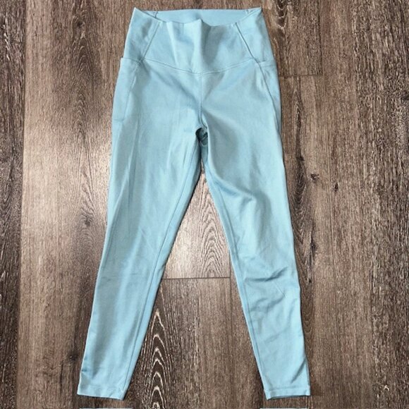 Yoga Pants Danskin Women 26x24 Cropped Legging Light BLUE Size Medium - Picture 1 of 4